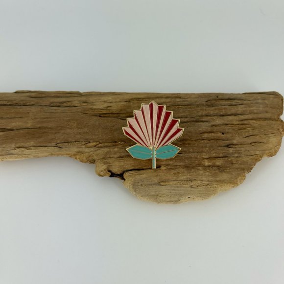 VINTAGE 🥝 NEW ZEALAND POHUTUKAWA FLOWER PIN 🌺 GEOMETRIC ORIGAMI STYLE . NWT - Picture 4 of 17